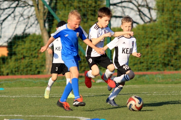 Żaki młodsze: Kejbi Pawłowice - MKS Iskra Pszczyna 04.04.2025